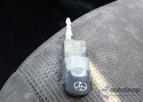 2019 Toyota Yaris Le z USA, uszkodzony, nr VIN 3MYDLBYV8KY507100